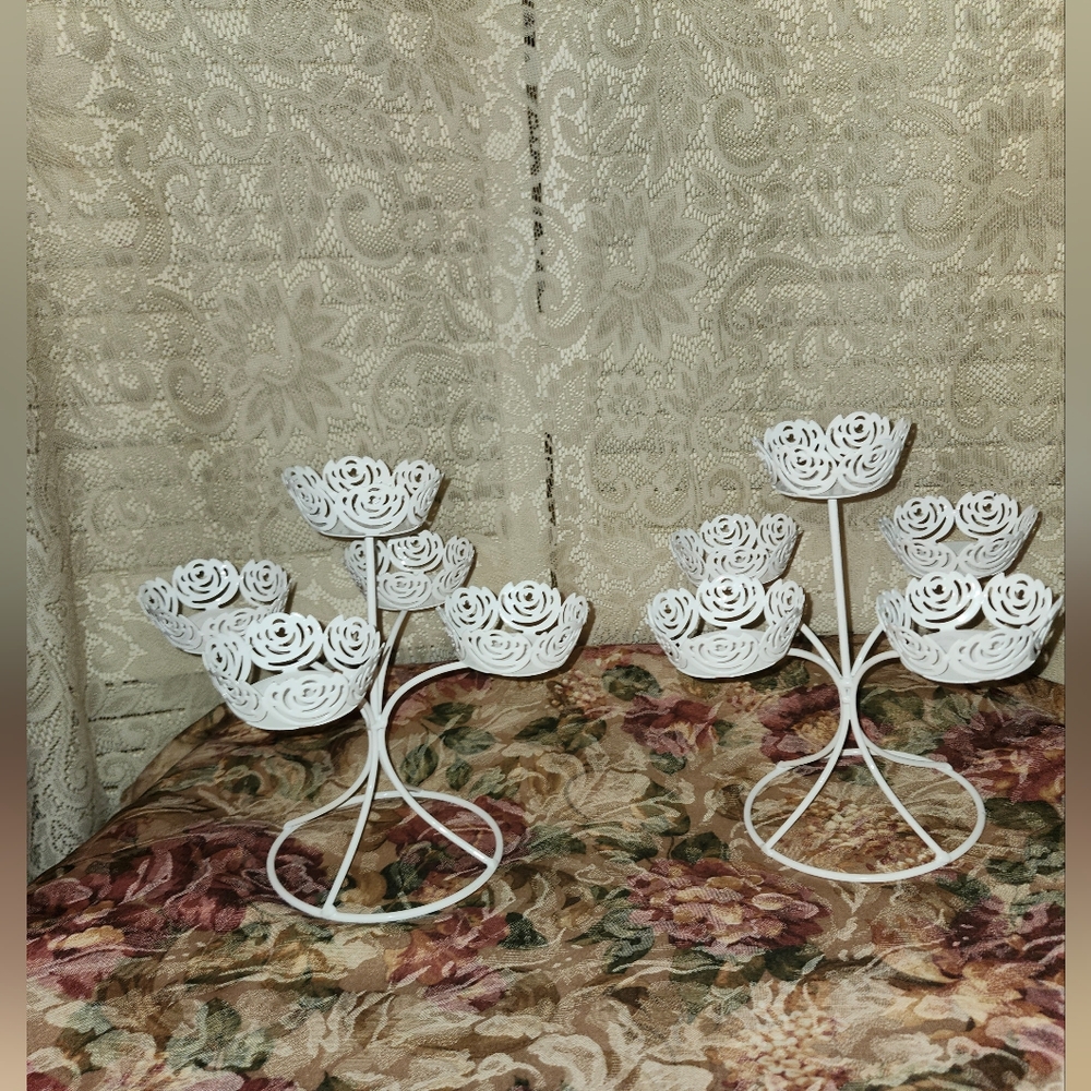 CUPCAKE HOLDERS